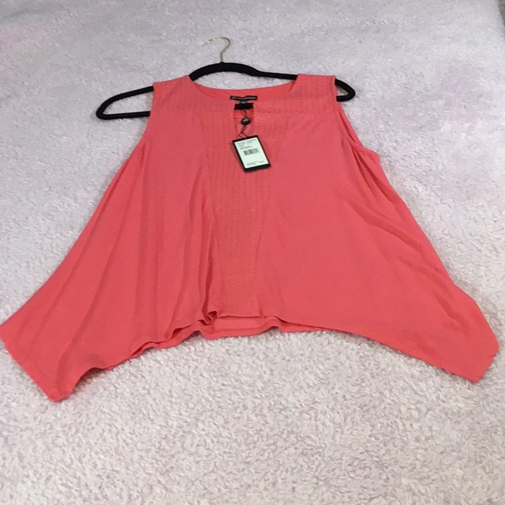 Sleeveless blouse by Adrianna Papell